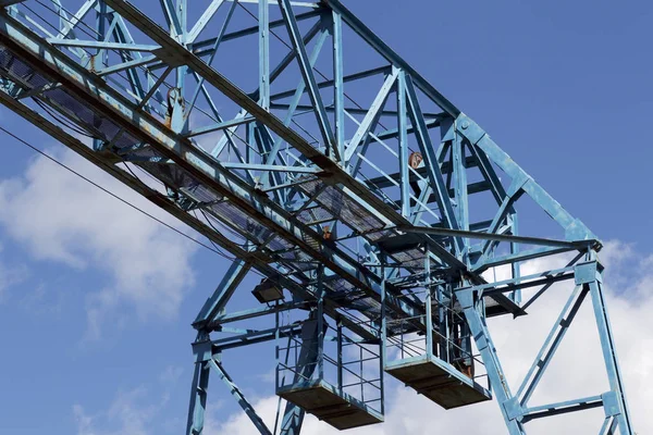 Construção Metal Guindaste Contra Céu Armazém Rússia — Fotografia de Stock