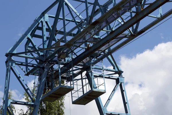 Gökyüzüne, ambar, Rusya karşı vincin metal konstrüksiyon