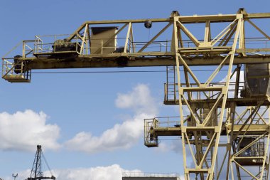 Gökyüzüne, ambar, Rusya karşı vincin metal konstrüksiyon
