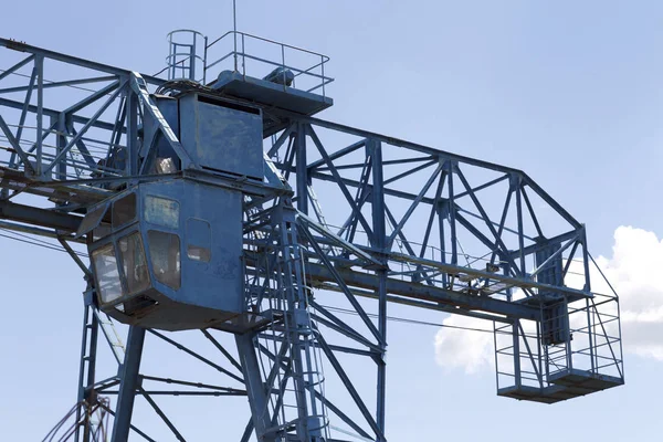 Gökyüzüne, ambar, Rusya karşı vincin metal konstrüksiyon