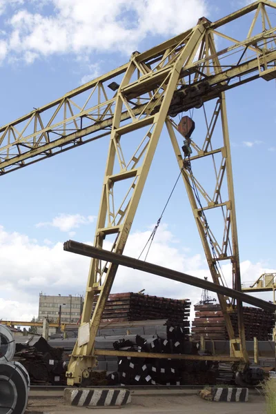 Gökyüzüne, ambar, Rusya karşı vincin metal konstrüksiyon