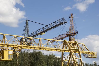Gökyüzüne, ambar, Rusya karşı vincin metal konstrüksiyon