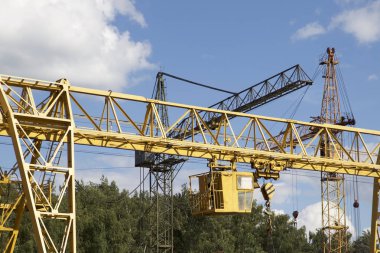 Gökyüzüne, ambar, Rusya karşı vincin metal konstrüksiyon