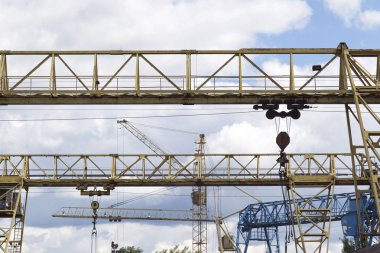 Gökyüzüne, ambar, Rusya karşı vincin metal konstrüksiyon