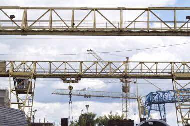 Gökyüzüne, ambar, Rusya karşı vincin metal konstrüksiyon