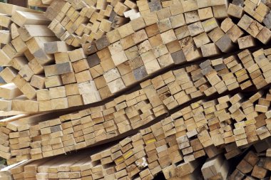 Boyutlanmış ahşap panoları ve barlarda bir paket stok, Rusya Federasyonu