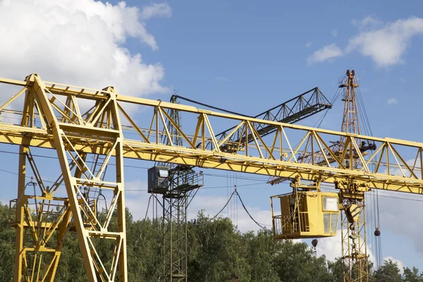 Gökyüzüne, ambar, Rusya karşı vincin metal konstrüksiyon