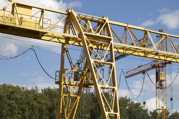 Gökyüzüne, ambar, Rusya karşı vincin metal konstrüksiyon