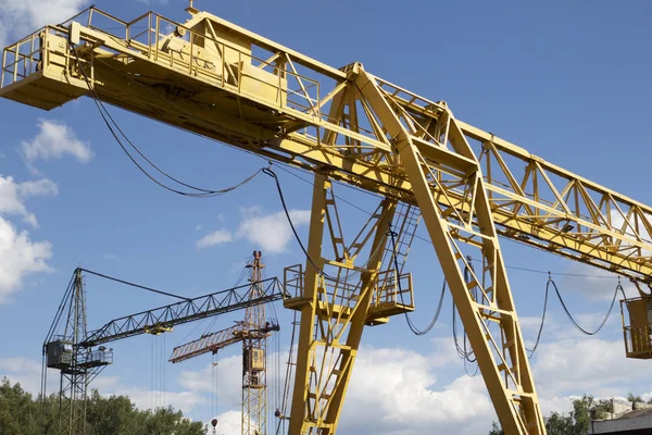 Gökyüzüne, ambar, Rusya karşı vincin metal konstrüksiyon