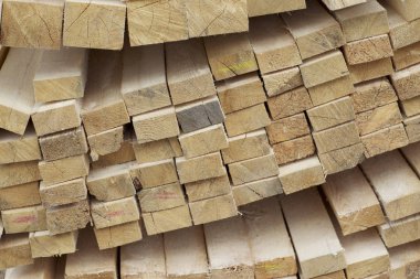 Boyutlanmış ahşap panoları ve barlarda bir paket stok, Rusya Federasyonu