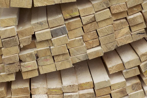 Boyutlanmış ahşap panoları ve barlarda bir paket stok, Rusya Federasyonu