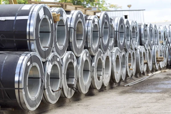 Rolos de aço galvanizado laminado a frio com revestimento de polímero — Fotografia de Stock