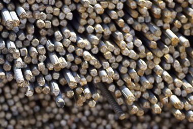 Paketlerine periyodik bir profille takviye çubukları Rusya metal ürünler depoda saklanır