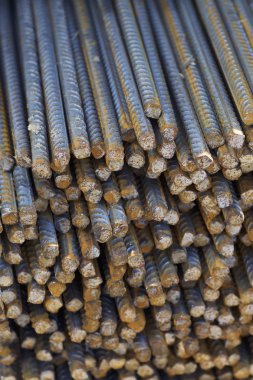 Paketlerine periyodik bir profille takviye çubukları Rusya metal ürünler depoda saklanır