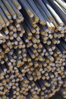 Paketlerine periyodik bir profille takviye çubukları Rusya metal ürünler depoda saklanır