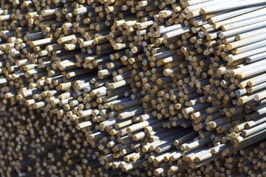 Paketlerine periyodik bir profille takviye çubukları Rusya metal ürünler depoda saklanır