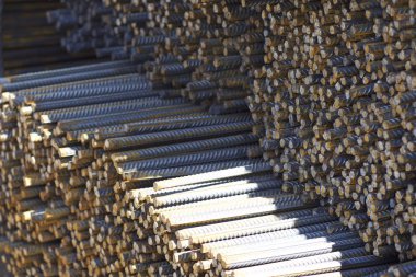 Paketlerine periyodik bir profille takviye çubukları Rusya metal ürünler depoda saklanır