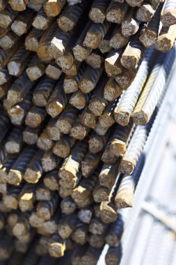 Paketlerine periyodik bir profille takviye çubukları Rusya metal ürünler depoda saklanır