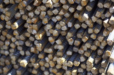 Paketlerine periyodik bir profille takviye çubukları Rusya metal ürünler depoda saklanır