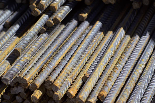 Verstärkungsstäbe Mit Periodischem Profil Den Packungen Werden Lager Für Metallprodukte — Stockfoto