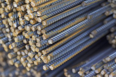 Paketlerine periyodik bir profille takviye çubukları Rusya metal ürünler depoda saklanır