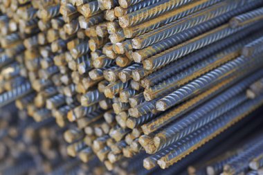 Paketlerine periyodik bir profille takviye çubukları Rusya metal ürünler depoda saklanır