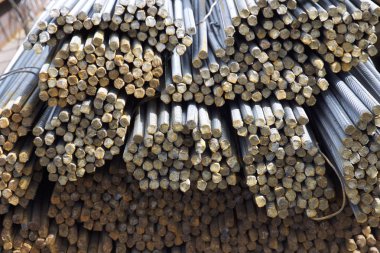 Paketlerine periyodik bir profille takviye çubukları Rusya metal ürünler depoda saklanır