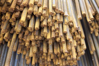 Paketlerine periyodik bir profille takviye çubukları Rusya metal ürünler depoda saklanır