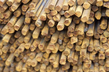 Paketlerine periyodik bir profille takviye çubukları Rusya metal ürünler depoda saklanır