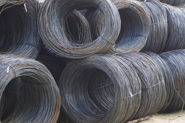 Oluklu yuvası metal ürünler depoda, Rusya içine yara ile ince metal takviye