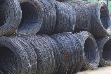 Oluklu yuvası metal ürünler depoda, Rusya içine yara ile ince metal takviye