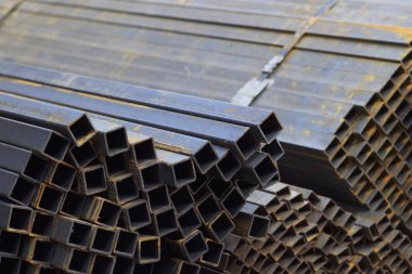 Metal ürünleri, Rusya depodaki paketlerine dikdörtgen kesit metal profil boru