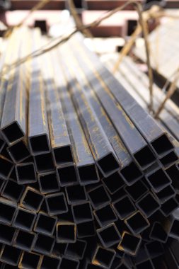 Metal ürünleri, Rusya depodaki paketlerine dikdörtgen kesit metal profil boru