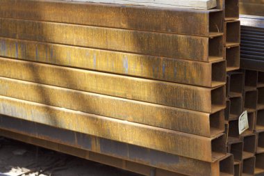 Metal ürünleri, Rusya depodaki paketlerine dikdörtgen kesit metal profil boru