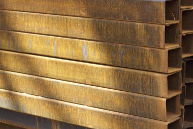 Metal ürünleri, Rusya depodaki paketlerine dikdörtgen kesit metal profil boru