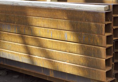 Metal ürünleri, Rusya depodaki paketlerine dikdörtgen kesit metal profil boru