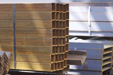 Metal ürünleri, Rusya depodaki paketlerine dikdörtgen kesit metal profil boru