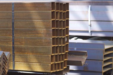 Metal ürünleri, Rusya depodaki paketlerine dikdörtgen kesit metal profil boru