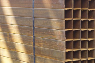 Metal ürünleri, Rusya depodaki paketlerine dikdörtgen kesit metal profil boru