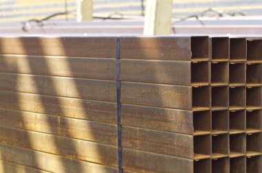 Metal ürünleri, Rusya depodaki paketlerine dikdörtgen kesit metal profil boru