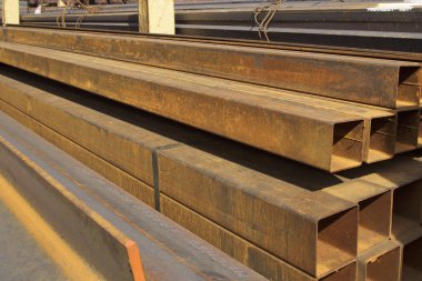 Metal ürünleri, Rusya depodaki paketlerine dikdörtgen kesit metal profil boru