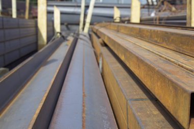 Metal ürünleri, Rusya depodaki paketlerine dikdörtgen kesit metal profil boru