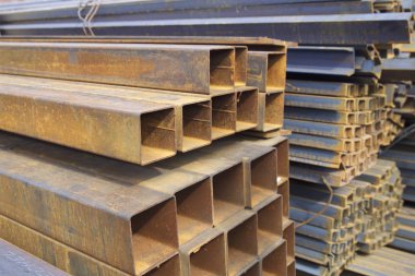 Metal ürünleri, Rusya depodaki paketlerine dikdörtgen kesit metal profil boru