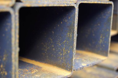 Metal ürünleri, Rusya depodaki paketlerine dikdörtgen kesit metal profil boru