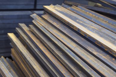 Metal ürünleri, Rusya depodaki paketlerine dikdörtgen kesit metal profil boru