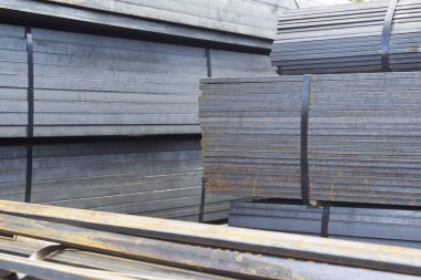 Metal ürünleri, Rusya depodaki paketlerine dikdörtgen kesit metal profil boru