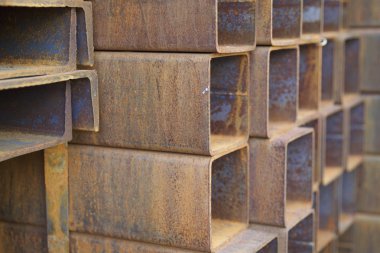 Metal ürünleri, Rusya depodaki paketlerine dikdörtgen kesit metal profil boru