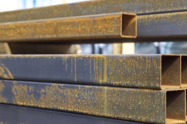 Metal ürünleri, Rusya depodaki paketlerine dikdörtgen kesit metal profil boru