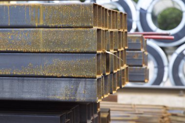 Metal ürünleri, Rusya depodaki paketlerine dikdörtgen kesit metal profil boru