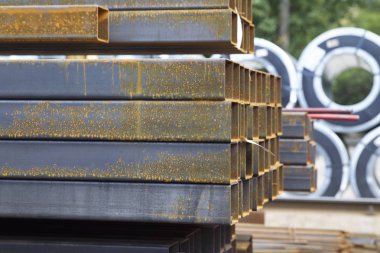 Metal ürünleri, Rusya depodaki paketlerine dikdörtgen kesit metal profil boru